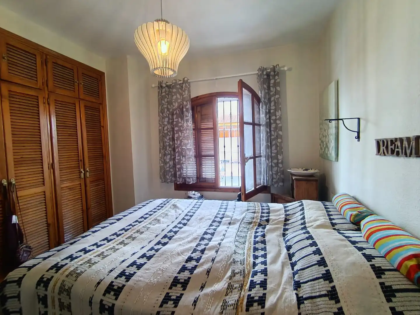 Habitación de Casa adosada en venta en Alhaurín de la Torre con Terraza, Balcón y Alarma