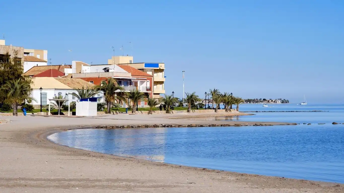 Vista exterior de Pis en venda en Los Alcázares amb Aire condicionat, Calefacció i Moblat