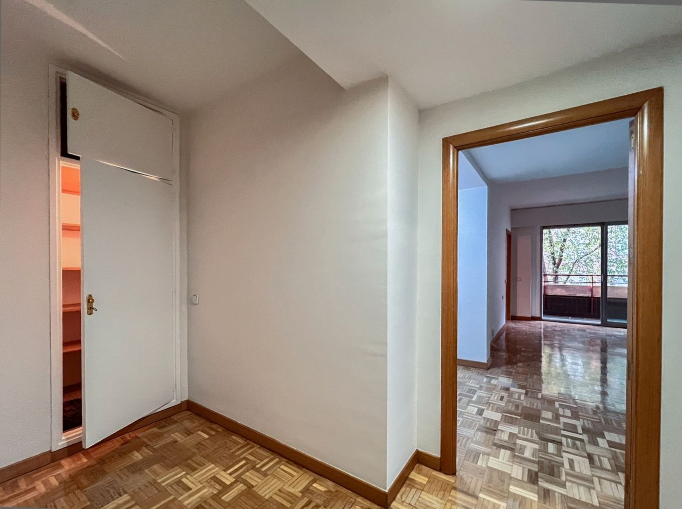 Flat to rent in  Madrid Capital  with Air Conditioner, Heating and Parquet flooring