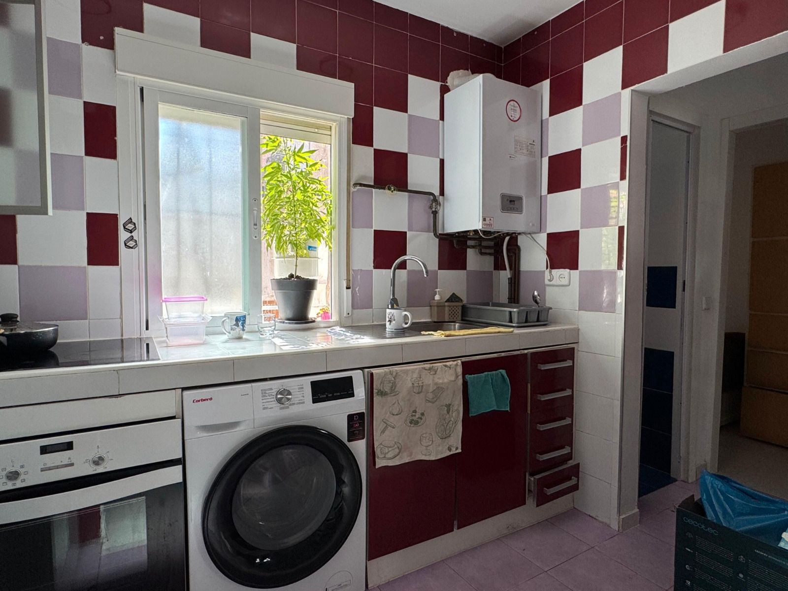 Kitchen of Flat for sale in  Madrid Capital  with Furnished