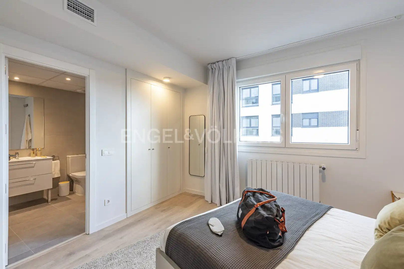 Bedroom of Flat for rent in Madrid  with Air Conditioner, Heating and Swimming Pool