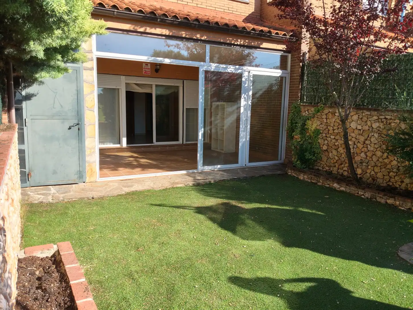 Terrassa de Casa adosada en venda en Yebes amb Calefacció, Jardí privat i Traster