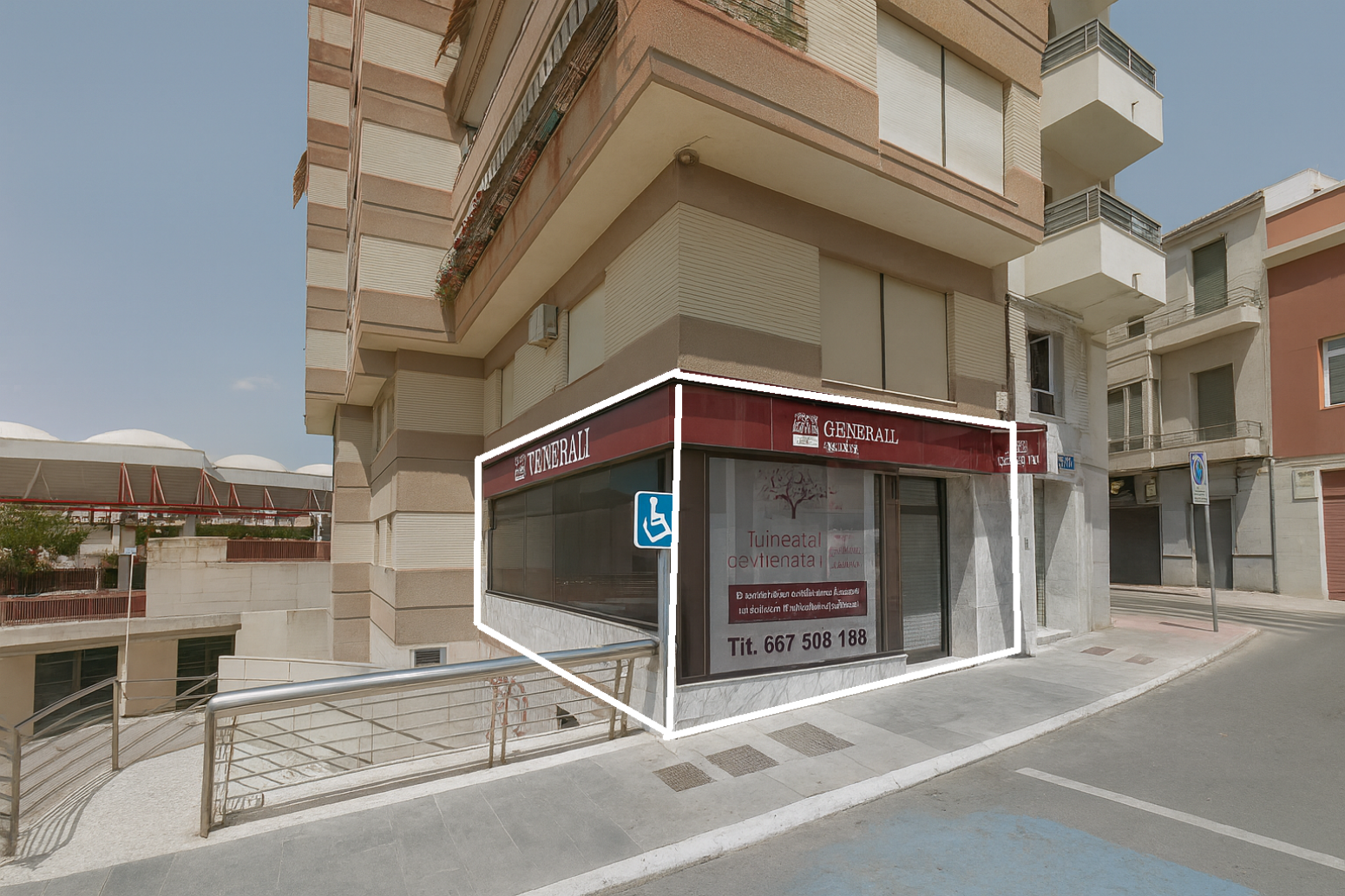 Premises to rent in Crevillent - CL LLAVADOR