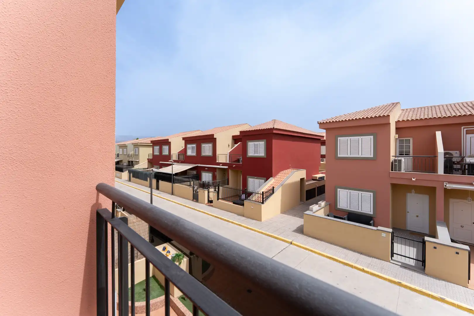 Vista exterior de Casa adosada en venta en San Bartolomé de Tirajana con Aire acondicionado, Jardín privado y Terraza