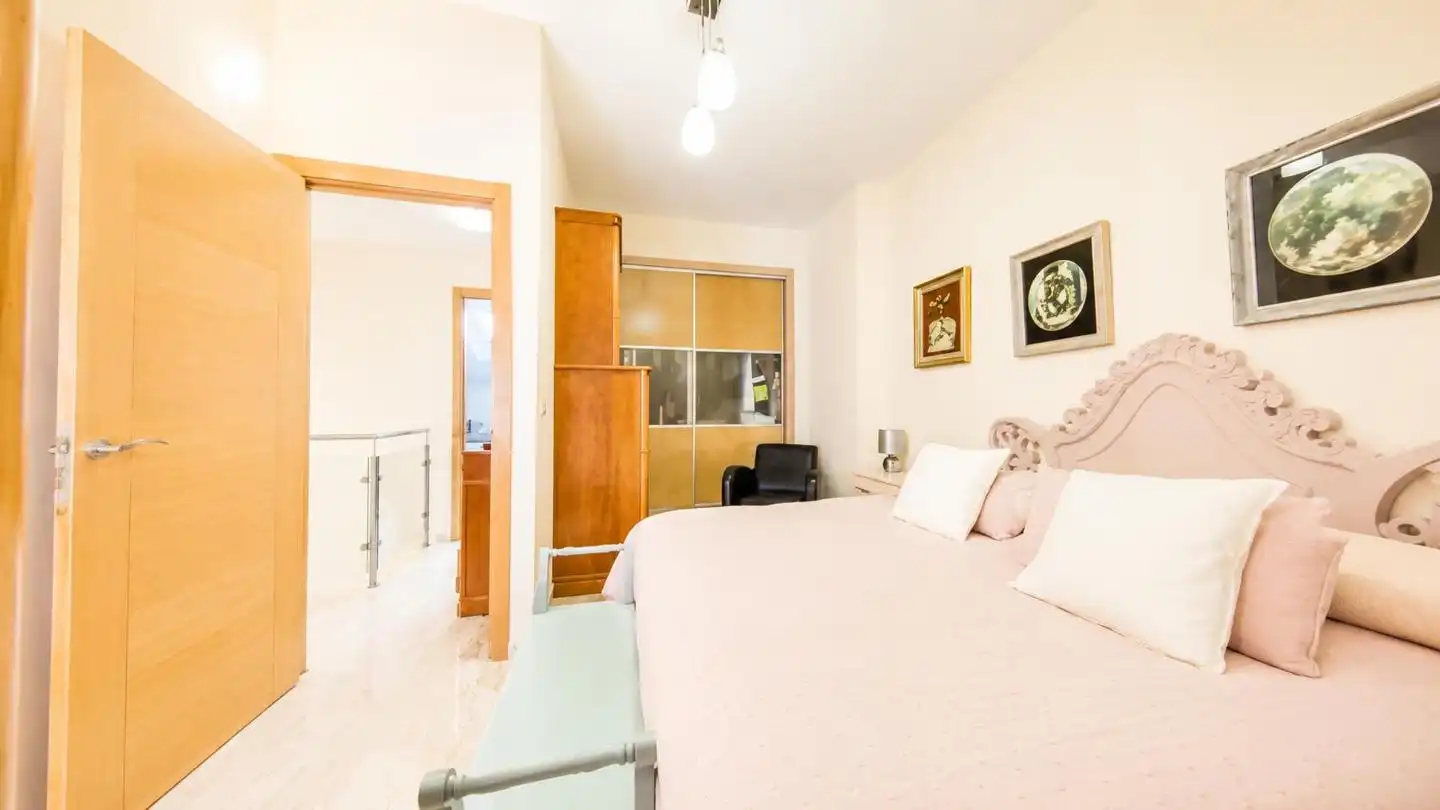 Dormitori de Dúplex en venda en Benalmádena amb Aire condicionat, Terrassa i Piscina comunitària