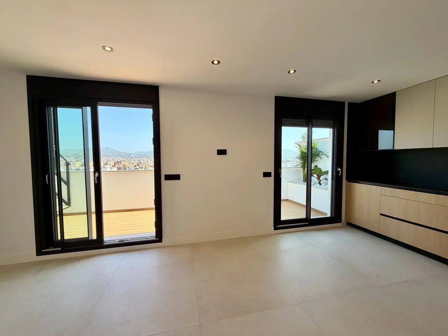 Sala de estar de Ático en venta en Málaga con Aire acondicionado, Calefacción y Jardín privado
