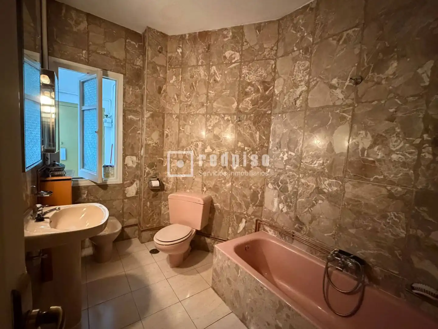 Baño de Piso en venta en Madrid con Calefacción, Parquet y Terraza