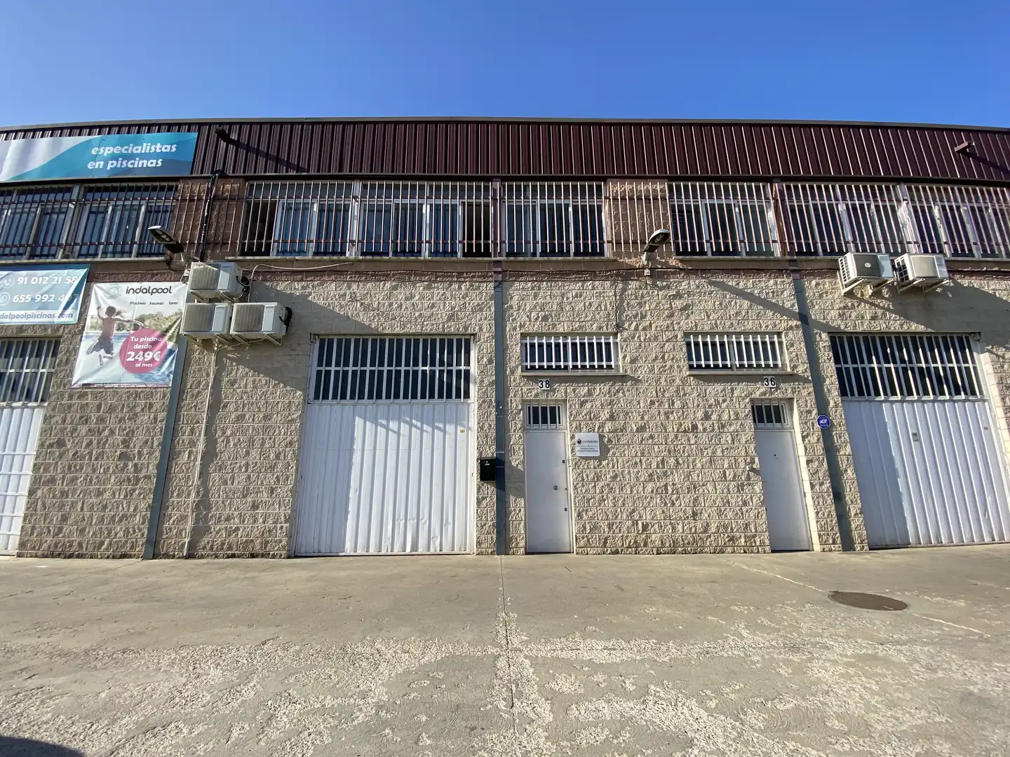 Exterior view of Industrial buildings for rent in Madrid
