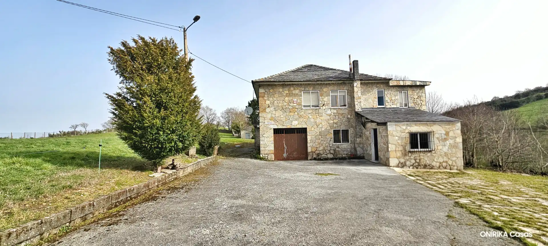Vista exterior de Casa o xalet en venda en Triacastela amb Calefacció, Jardí privat i Parquet