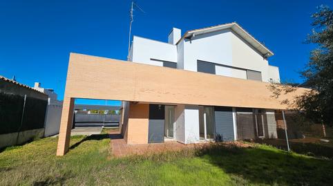 Foto 3 de Casa adosada en venda a Loreto, Sevilla