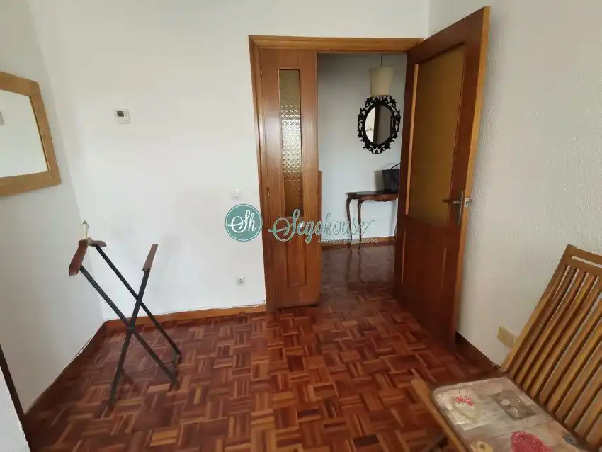 Piso en venta en Segovia con Calefacción, Parquet y Terraza