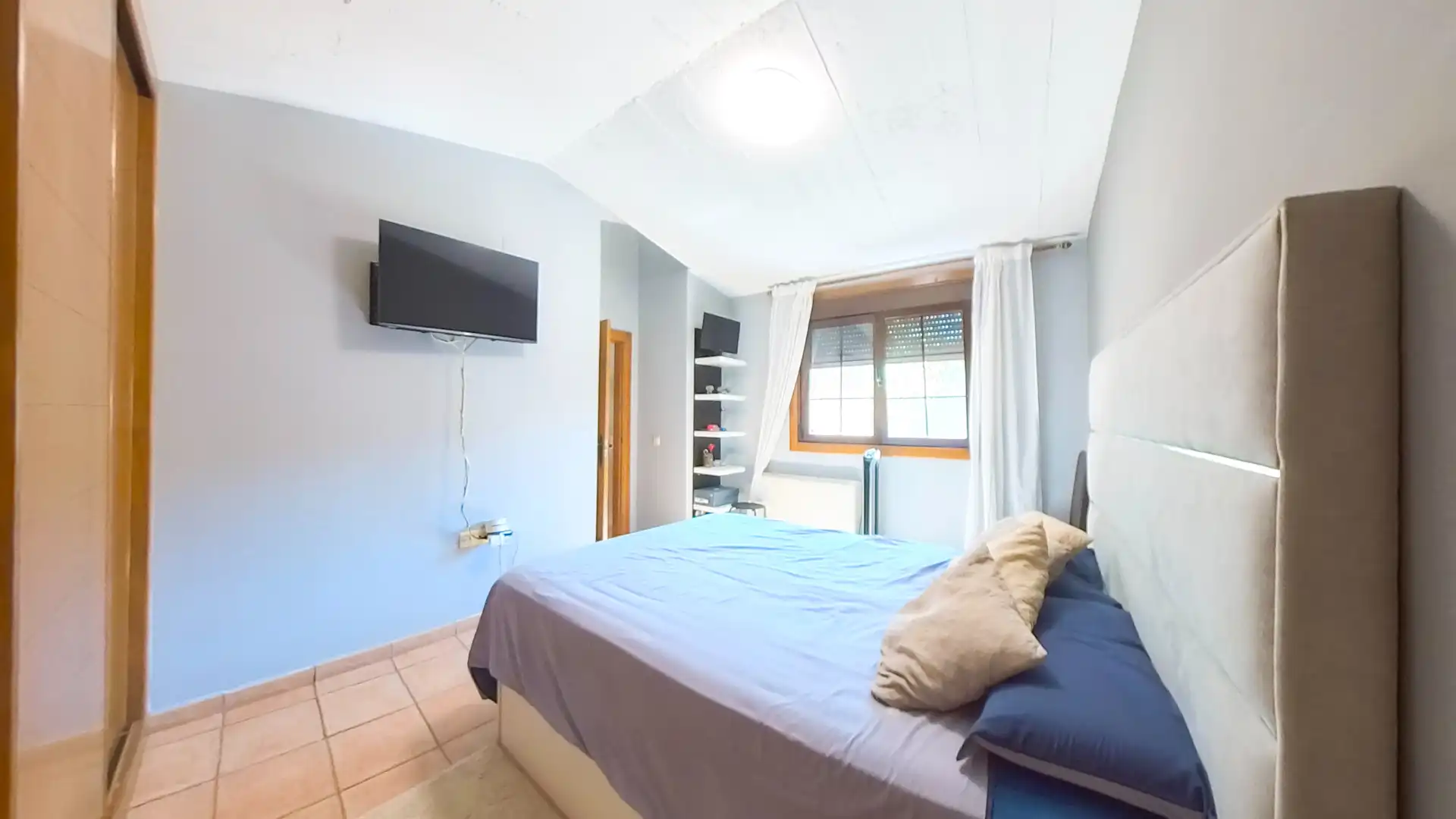 Dormitori de Casa o xalet en venda en Galapagar amb Aire condicionat, Jardí privat i Forn