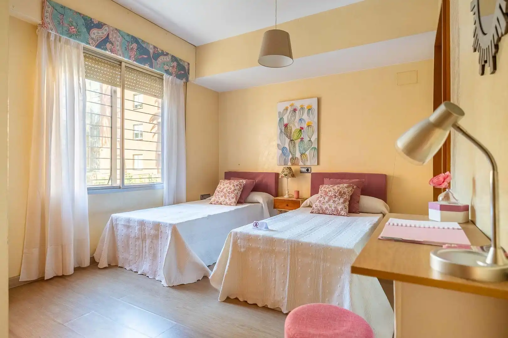 Bedroom of Flat for sale in Sevilla  with Air Conditioner, Private garden and Parquet flooring