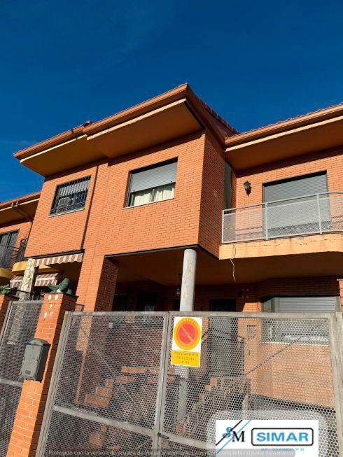 Exterior view of Single-family semi-detached for sale in Seseña  with Storage room