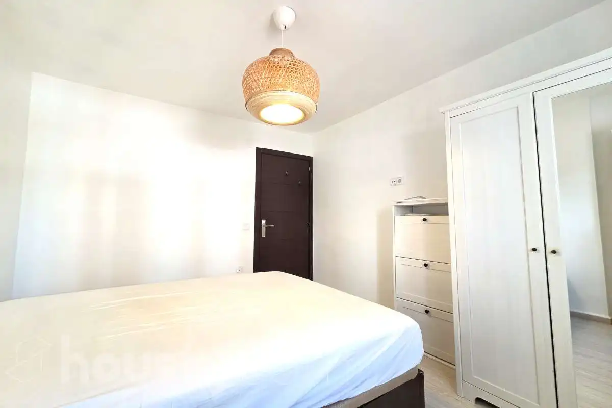 Schlafzimmer von Wohnung zur Miete in Madrid mit Klimaanlage, Heizung und Möbliert