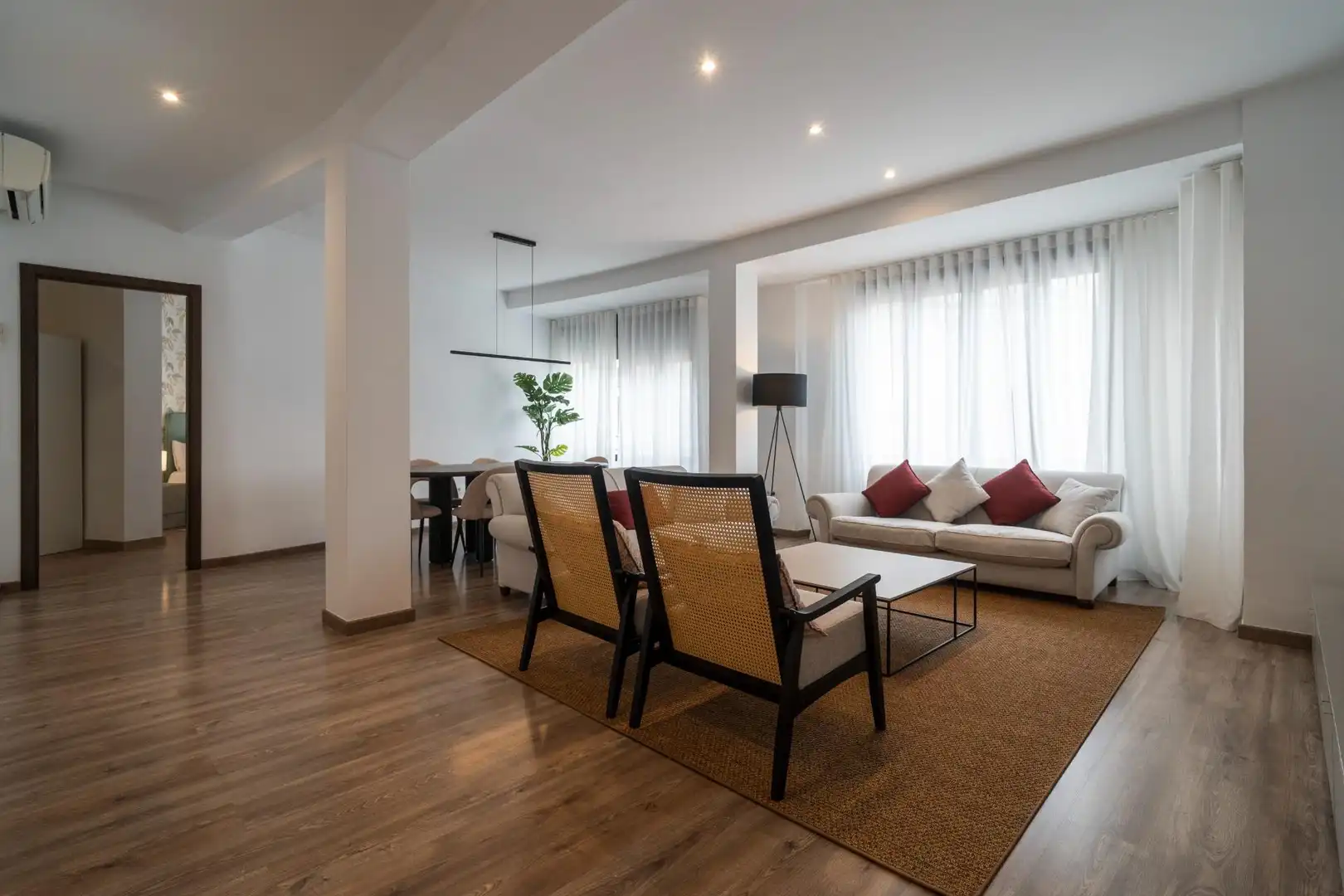 Living room of Flat for rent in Valencia  with Air Conditioner, Heating and Furnished