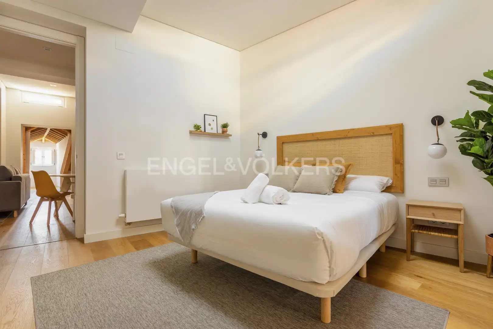 Dormitori de Apartament de lloguer en Madrid amb Aire condicionat, Calefacció i Moblat