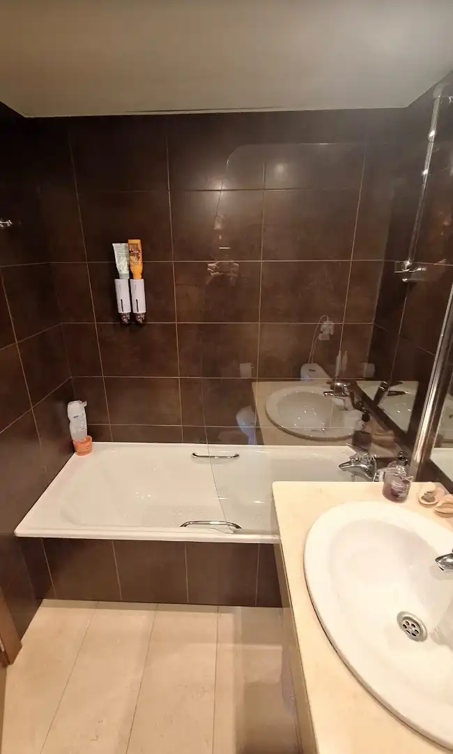 Bathroom of Flat for sale in Córdoba  with Air Conditioner, Heating and Parquet flooring
