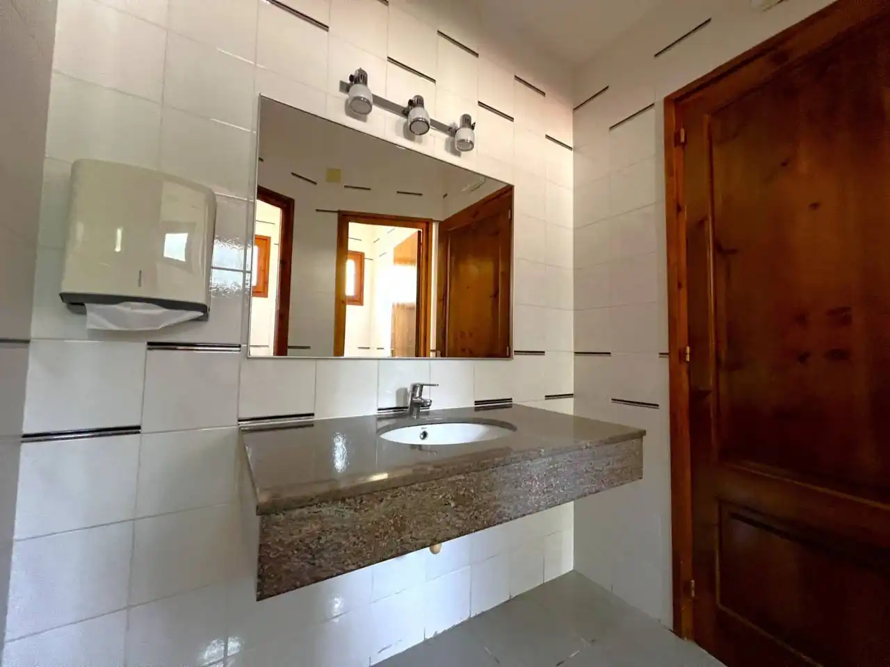 Bany de Casa o xalet en venda en Campins amb Aire condicionat, Jardí privat i Terrassa