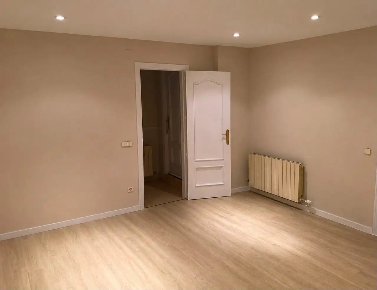 Habitación de Casa adosada de alquiler en Boadilla del Monte con Aire acondicionado, Calefacción y Jardín privado