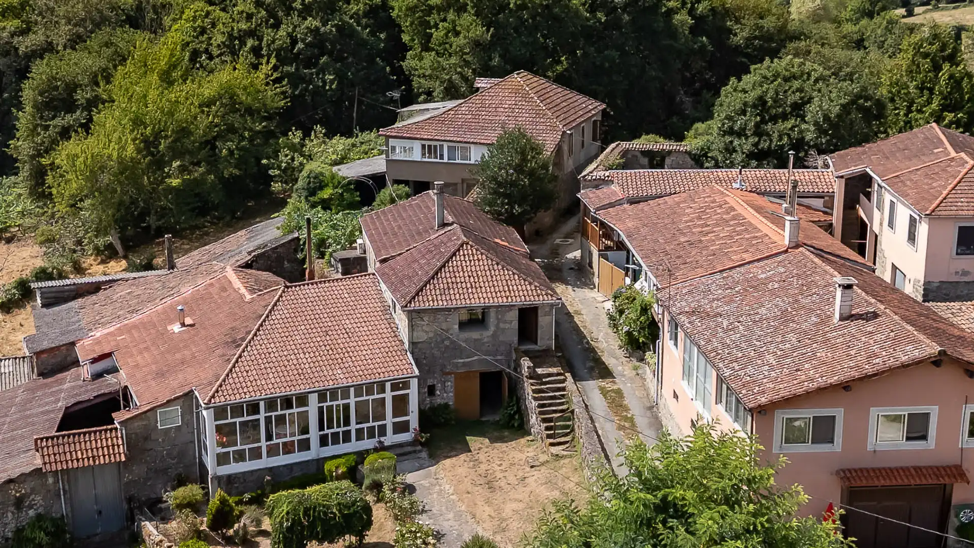 Exterior view of Country homes for sale in Pantón, Lugo
