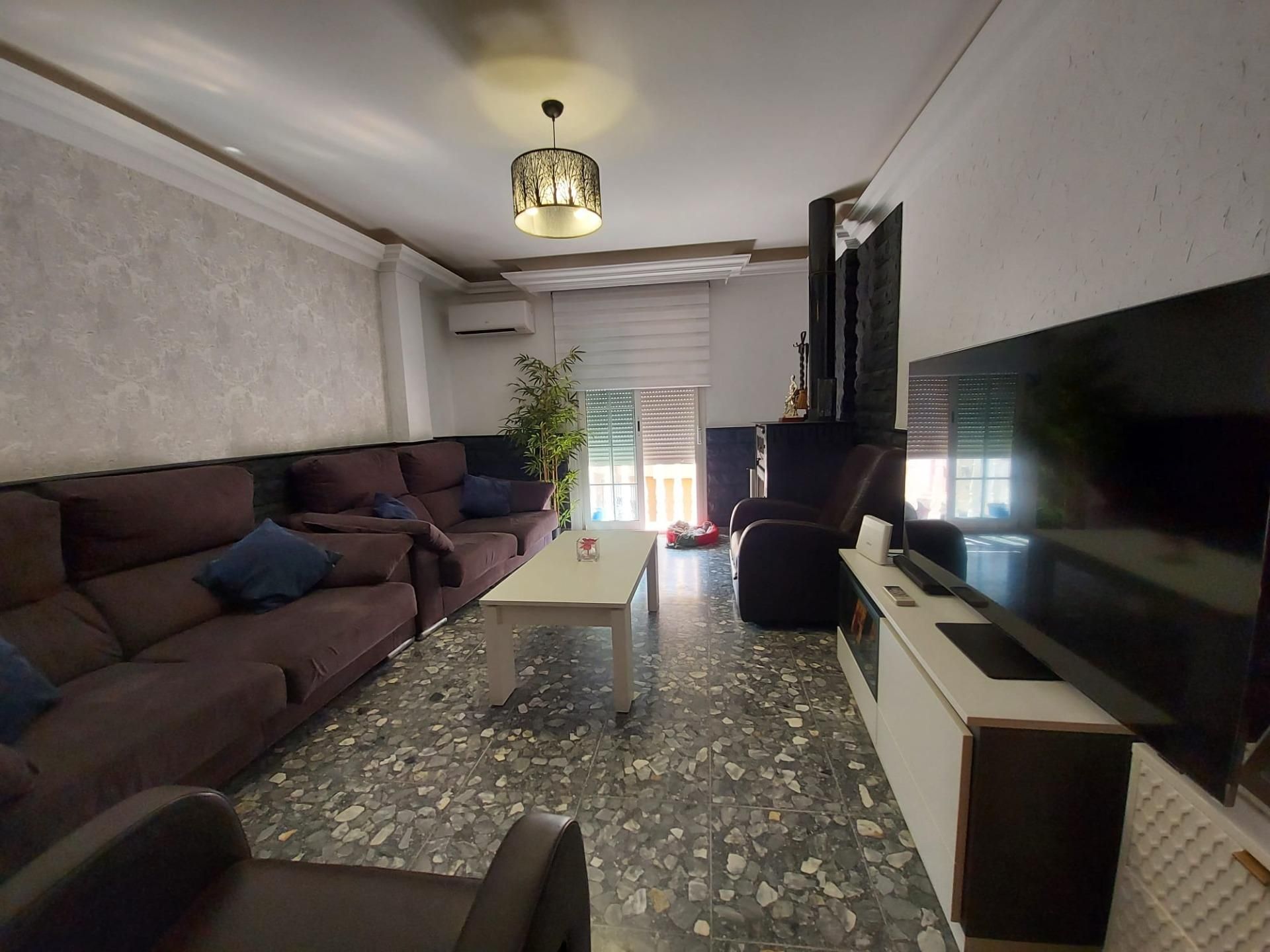 Sala d'estar de Casa o xalet en venda en El Ejido amb Aire condicionat i Terrassa