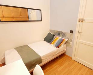 Bedroom of Flat to share in  Barcelona Capital  with Air Conditioner, Heating and Terrace