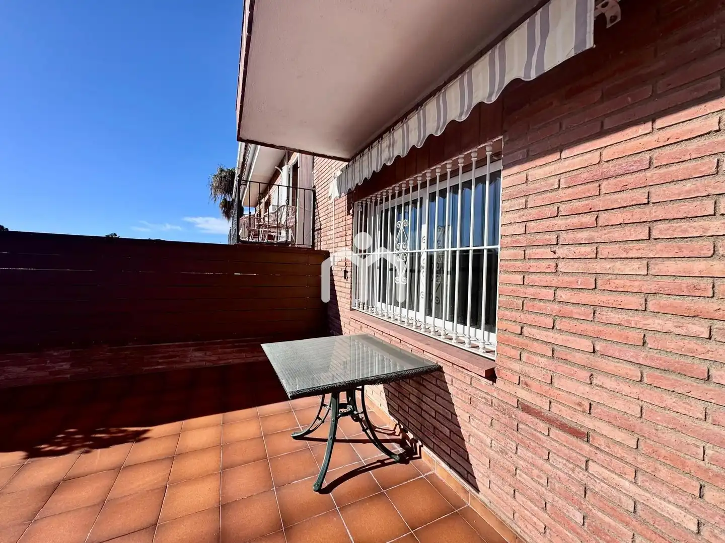 Vista exterior de Casa adosada en venta en Premià de Dalt con Calefacción, Parquet y Terraza