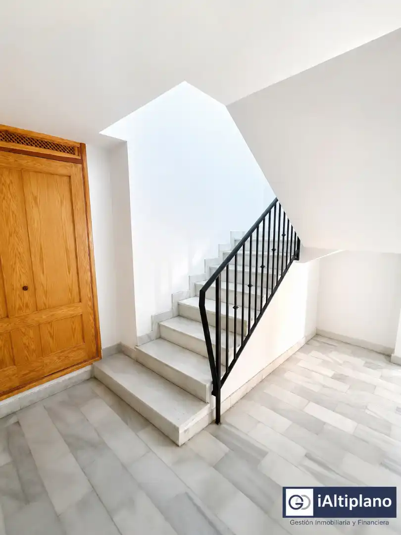 Wohnung zum Verkauf in Baza mit Heizung, Möbliert und Ofen