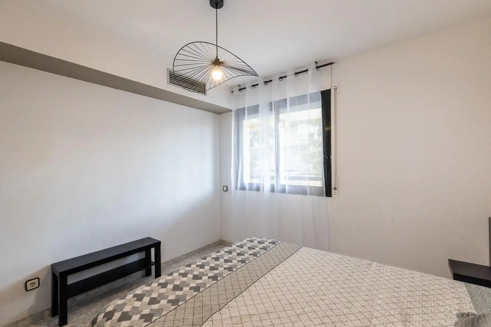 Dormitori de Apartament en venda en Salou amb Calefacció, Piscina i Moblat