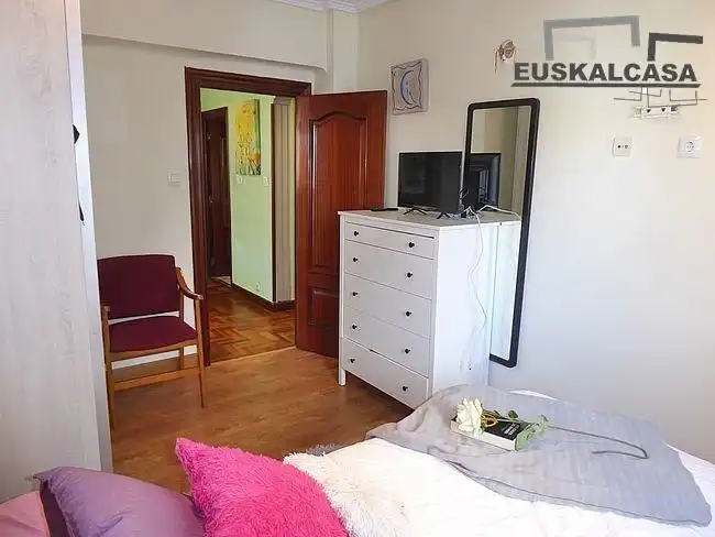 Schlafzimmer von Wohnung zum Verkauf in Bilbao  mit Heizung und Parkett