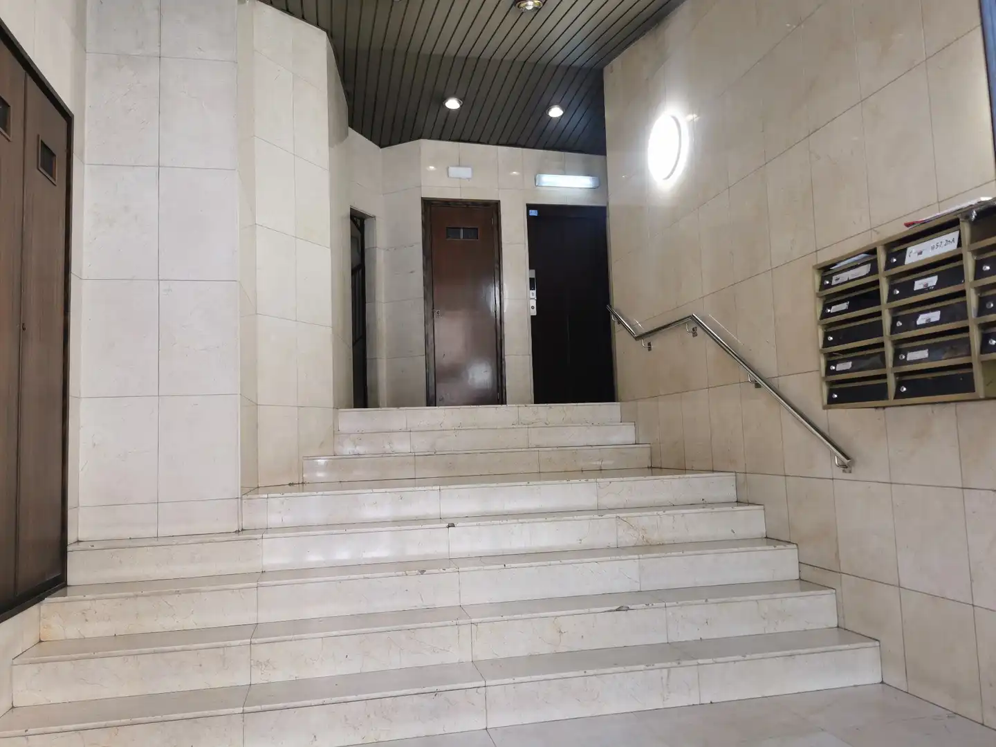 Office for sale in Manresa  with Air Conditioner