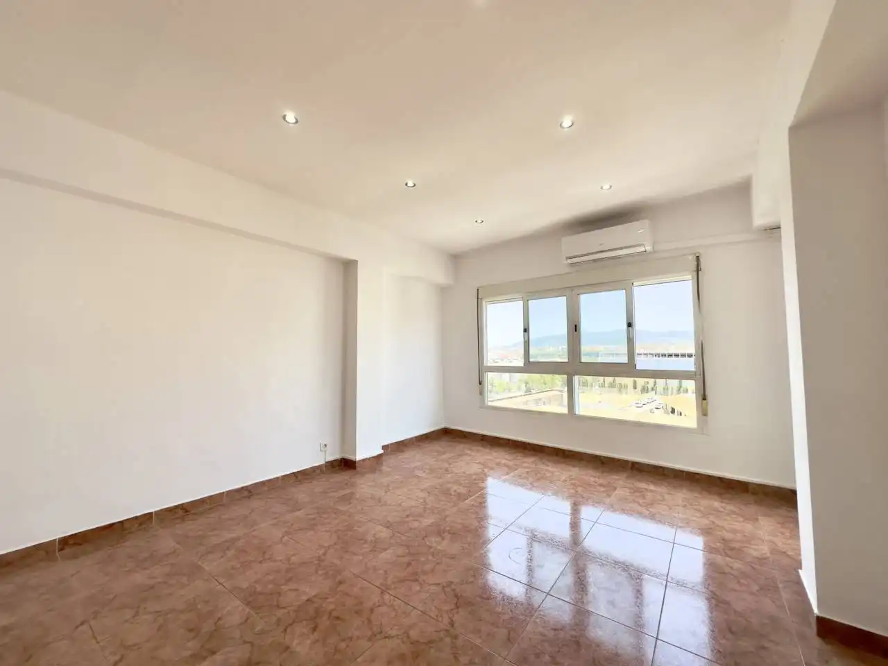 Wohnzimmer von Wohnung zum Verkauf in  Palma de Mallorca mit Klimaanlage, Heizung und Balkon
