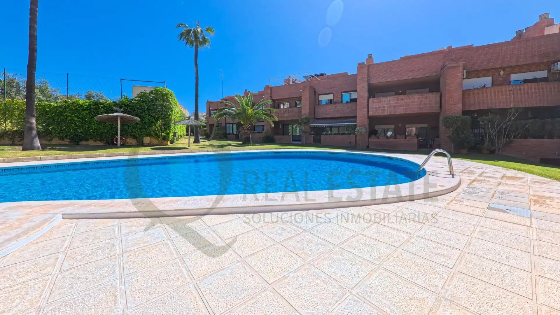 Jardí de Casa adosada en venda en Alicante / Alacant amb Calefacció, Jardí privat i Terrassa