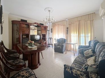 Appartamento con balcone in vendita a Centro