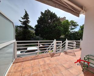 Exterior view of House or chalet to rent in Laredo  with Terrace