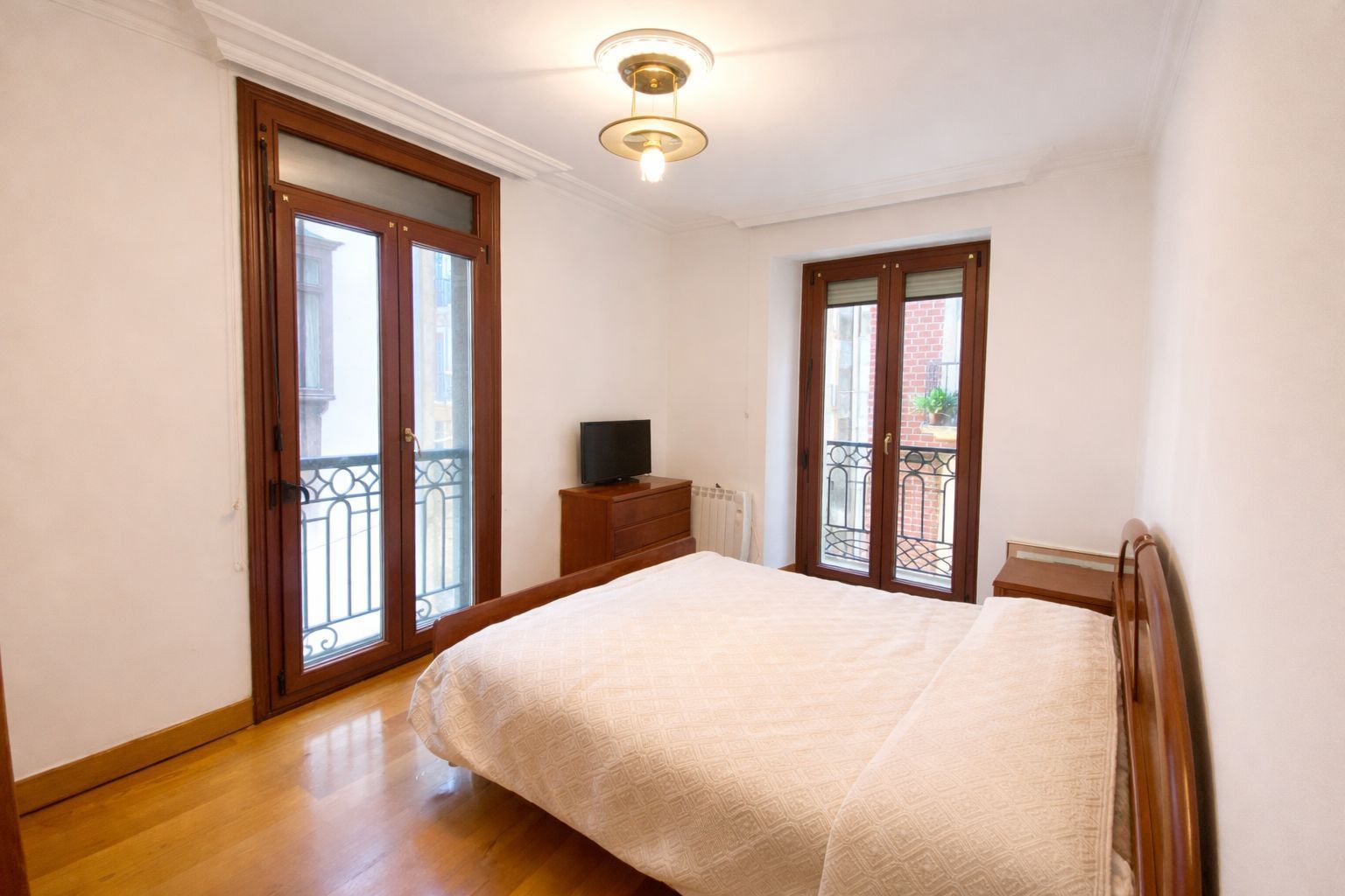 Dormitori de Pis en venda en Donostia - San Sebastián  amb Calefacció