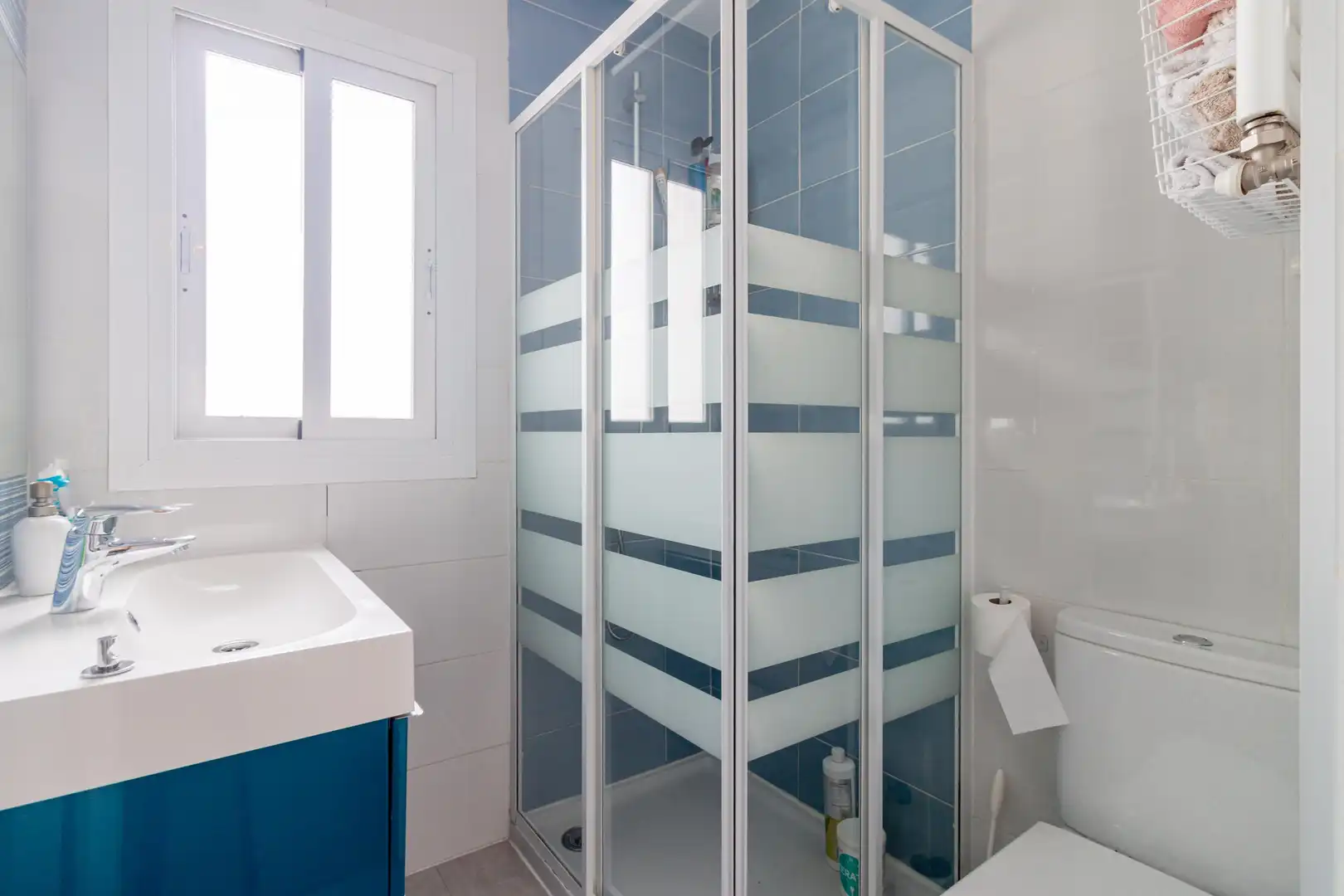Bany de Apartament en venda en Madrid amb Calefacció