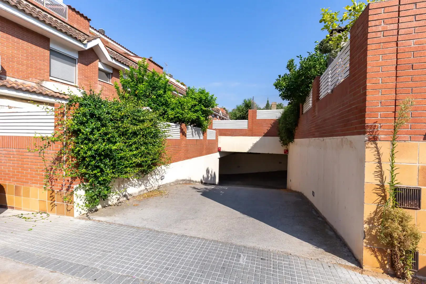 Parkplatz von Erdgeschoss zum Verkauf in Rubí mit Klimaanlage, Heizung und Terrasse