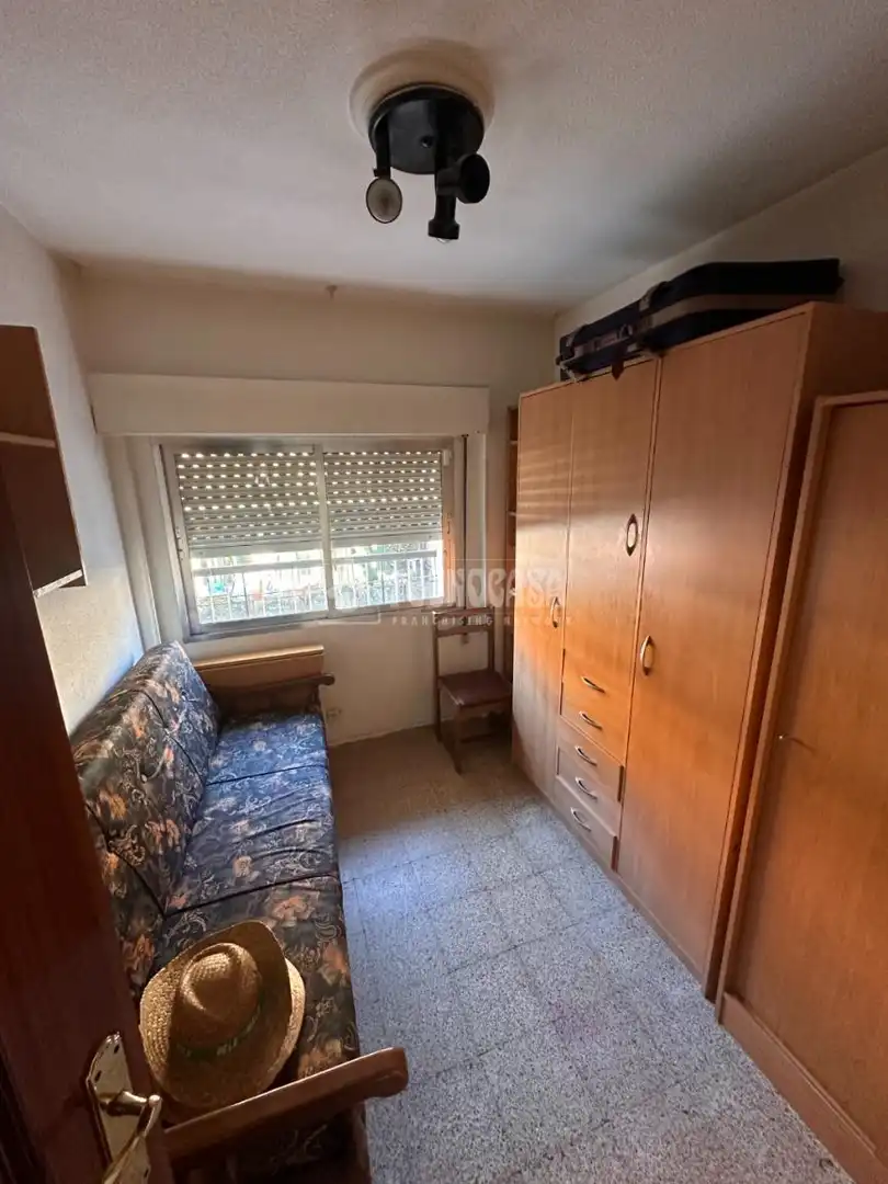 Habitación de Piso en venta en Madrid con Calefacción, Terraza y Balcón