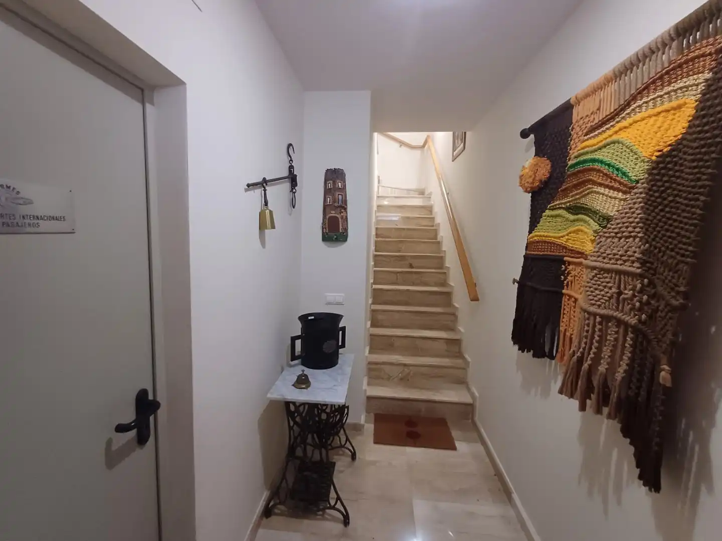 Casa bifamiliare con giardino in vendita a Plaça de Coma 10, imagen 2