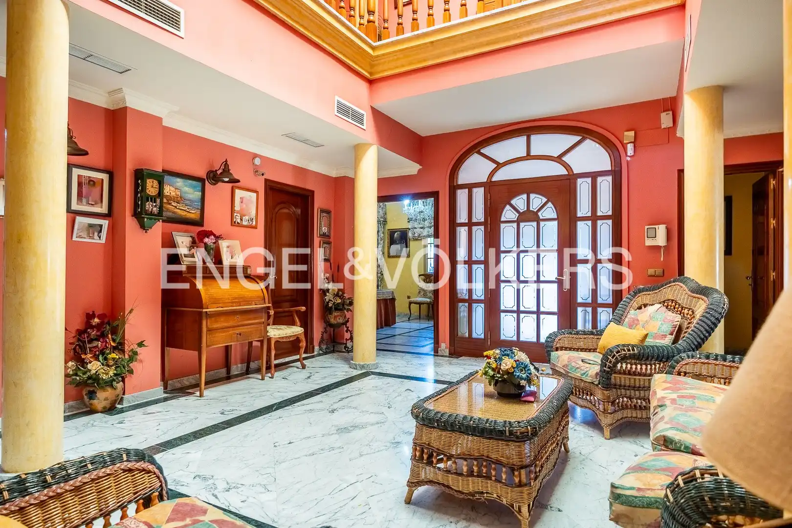 Houses for sale in Sevilla  with Air Conditioner, Heating and Private garden