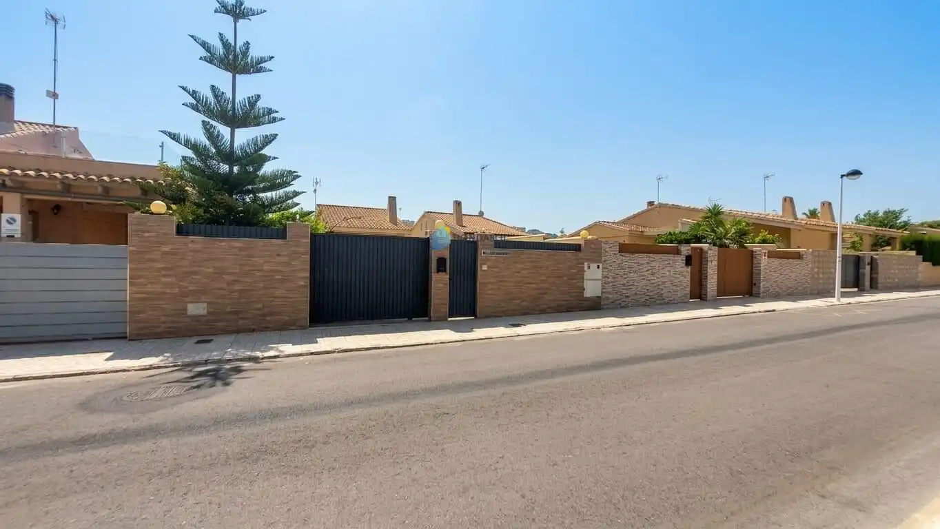 Vista exterior de Casa o chalet en venta en Cartagena con Aire acondicionado, Jardín privado y Terraza