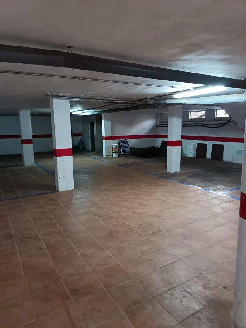 Garaje en venta en Calle de Manila, Los Cuarteros