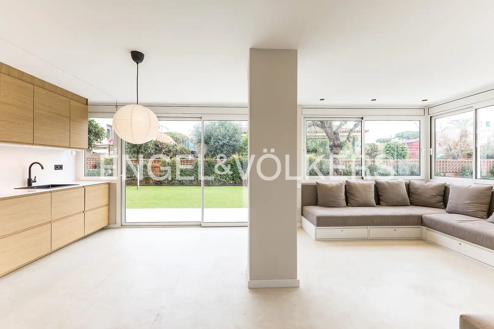 Living room of Houses for rent in Castelldefels  with Air Conditioner, Heating and Private garden