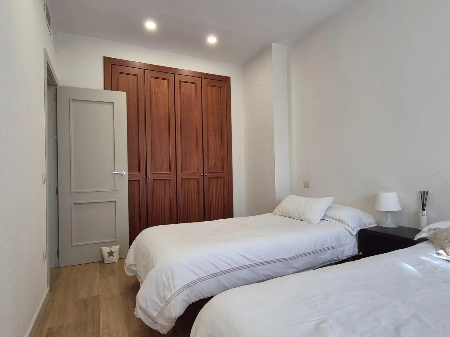 Habitación de Casa adosada de alquiler en Alcalá de Guadaira con Aire acondicionado, Calefacción y Jardín privado