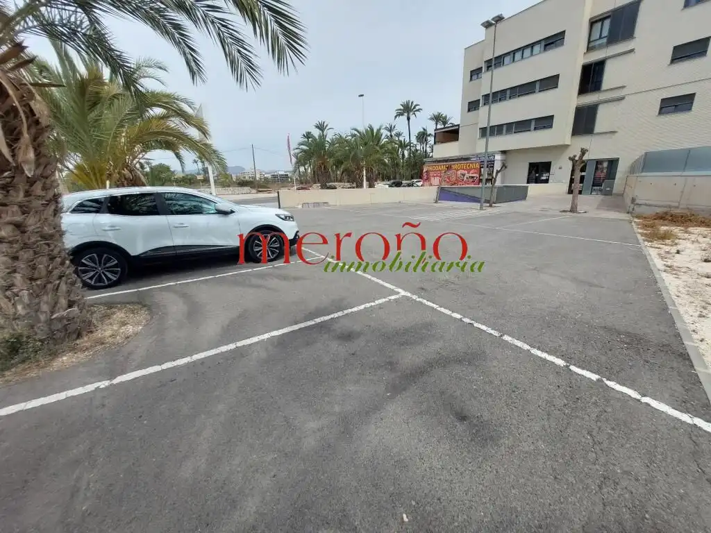 Aparcament de Local de lloguer en Elche / Elx amb Aire condicionat