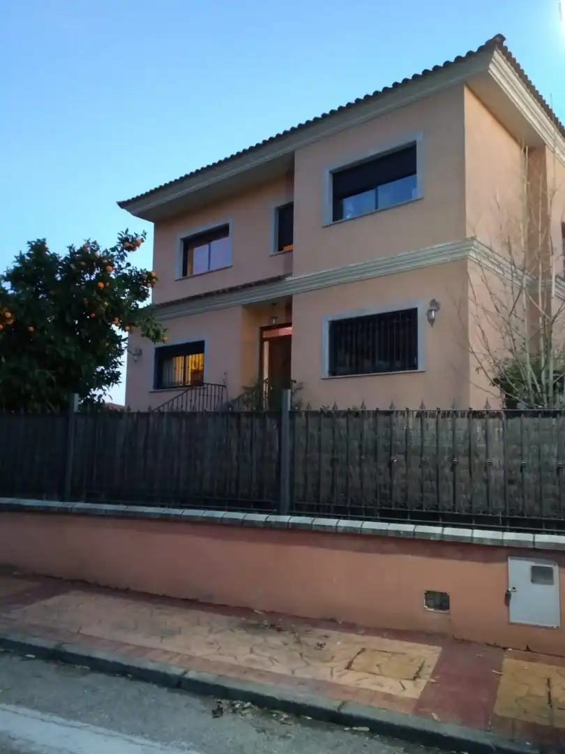 Xalet amb piscina en venda a Úbeda