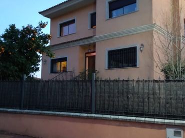 Xalet amb piscina en venda a Úbeda