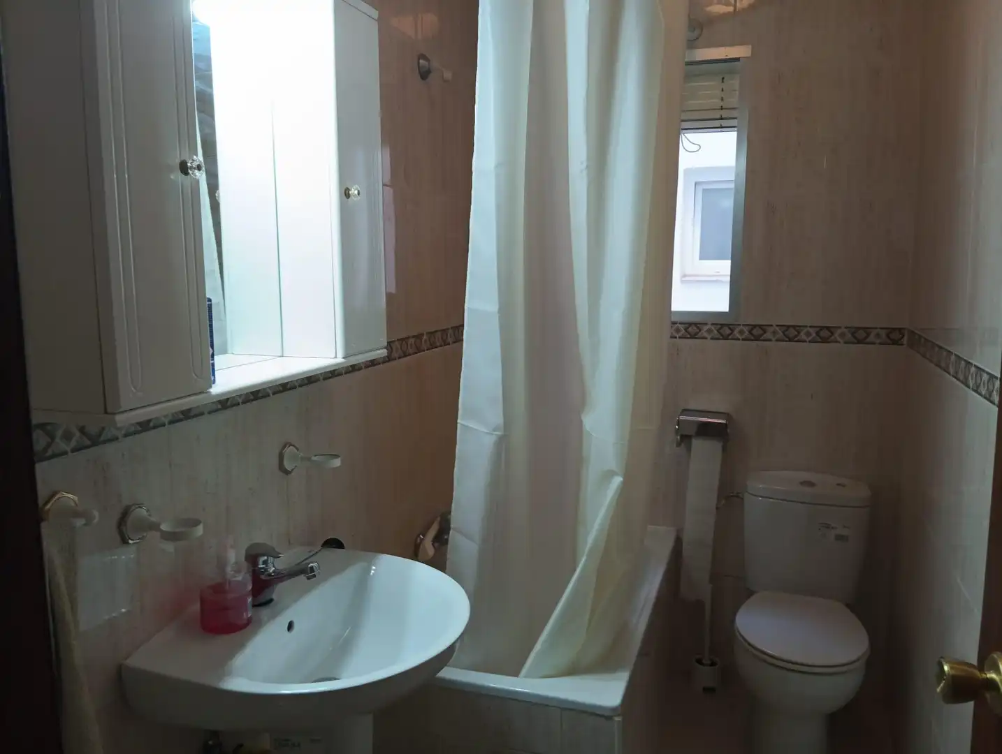 Bany de Apartament de lloguer en Cáceres amb Calefacció i Traster
